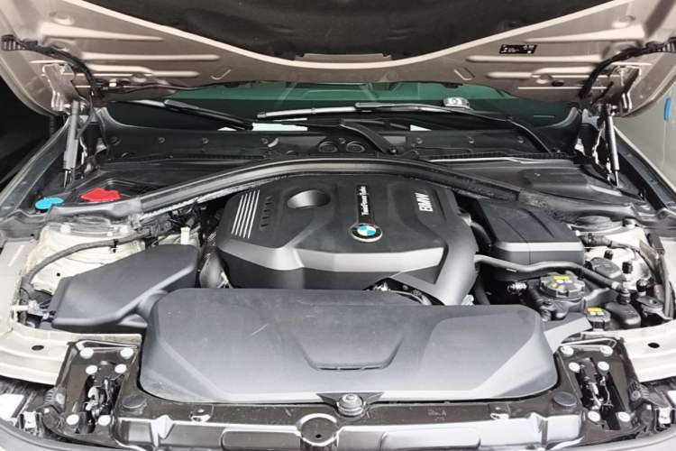 Used BMW 3 Series 2018 320Li Fashion Model Engine Bay