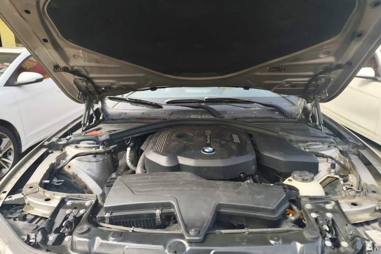 Used BMW 3 Series 2018 318Li Engine Bay