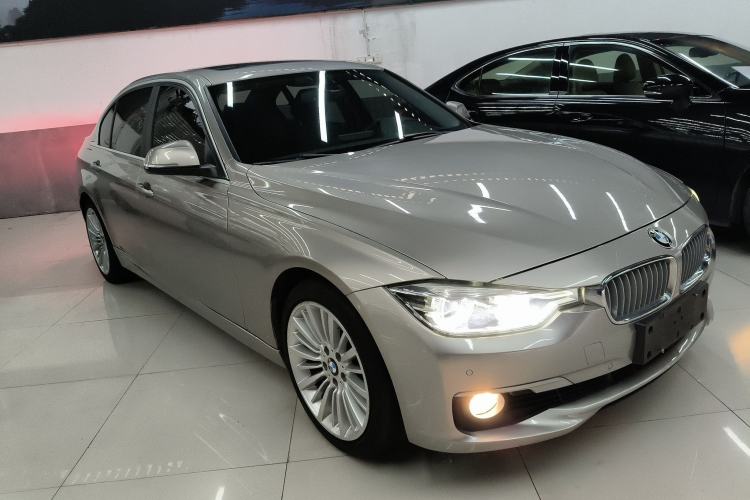 Used BMW 3 Series 2018 320Li Fashion Model Front Right 45 Deg