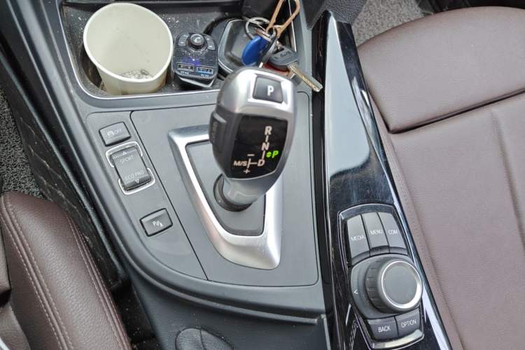 Used BMW 3 Series 2018 320Li Fashion Model Gear Lever
