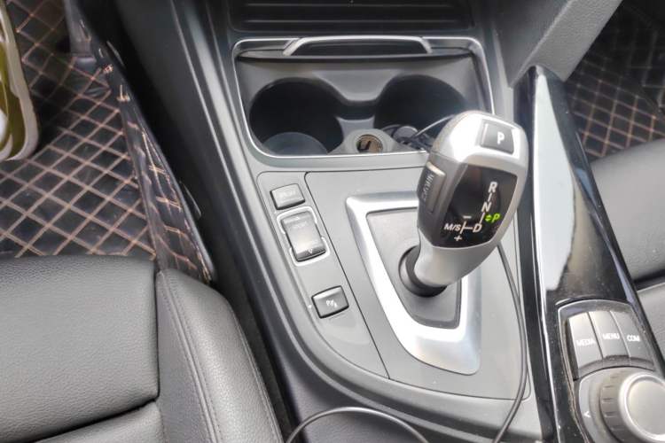 Used BMW 3 Series 2018 320Li Fashion Model Gear Lever