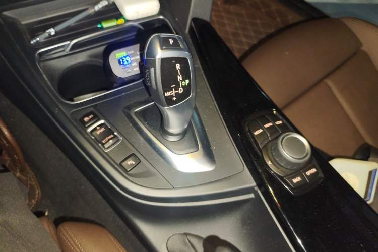 Used BMW 3 Series 2018 320Li Fashion Model Gear Lever