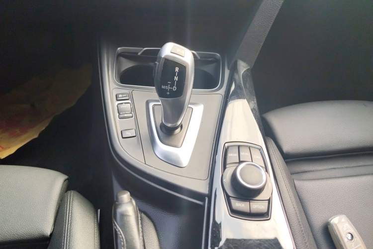 Used BMW 3 Series 2018 318Li Gear Lever