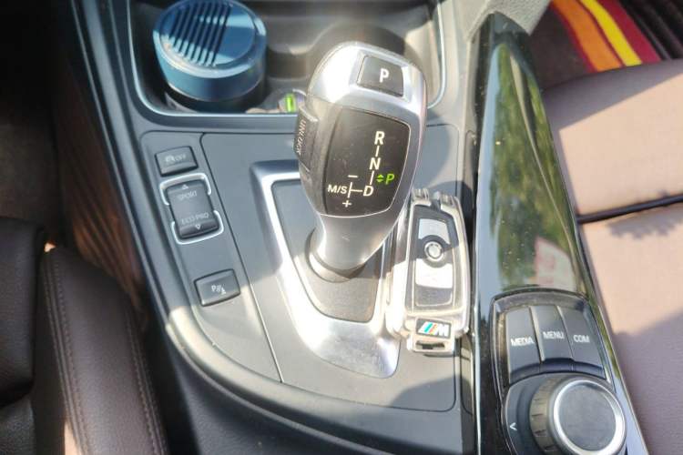 Used BMW 3 Series 2018 320Li Fashion Model Gear Lever