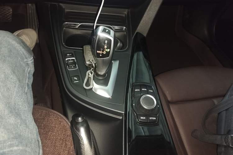 Used BMW 3 Series 2018 320Li Fashion Model Gear Lever