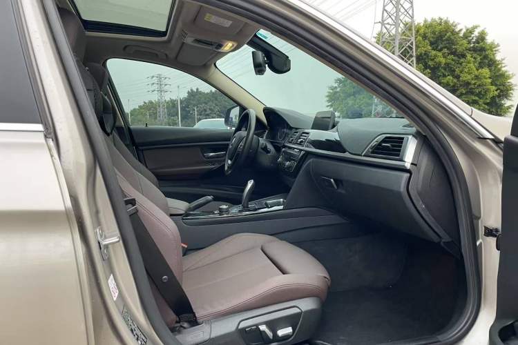 Used BMW 3 Series 2018 320Li Fashion Model Interior 10