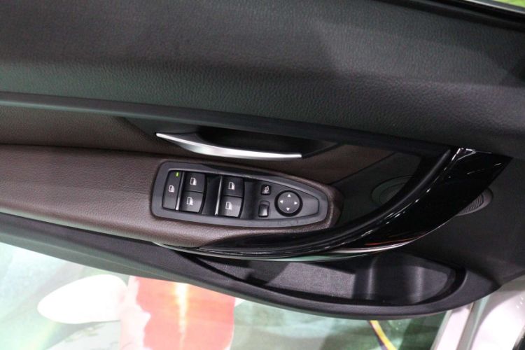 Used BMW 3 Series 2018 320Li Fashion Model Interior 12