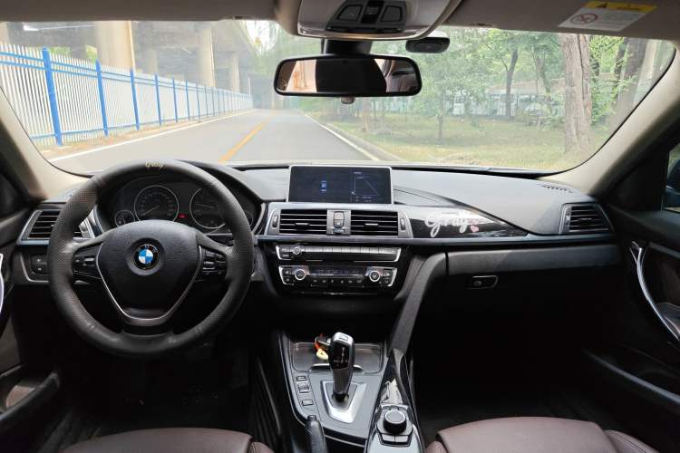 Used BMW 3 Series 2018 320Li Fashion Model Interior 2