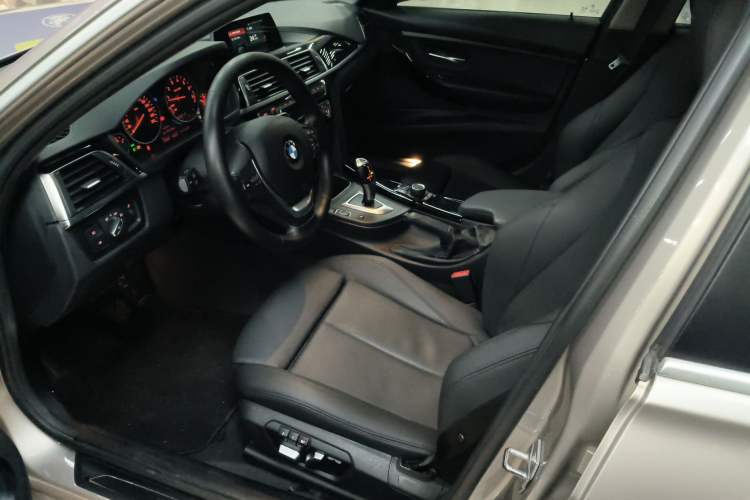 Used BMW 3 Series 2018 320Li Fashion Model Left Front Seat
