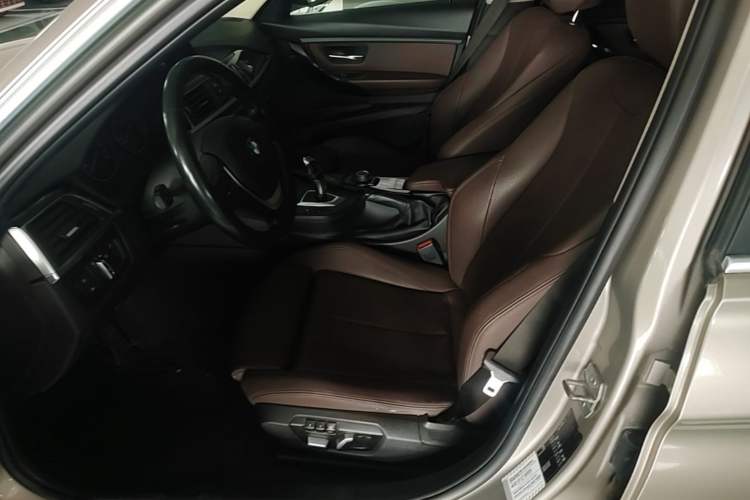 Used BMW 3 Series 2018 320Li Fashion Model Left Front Seat