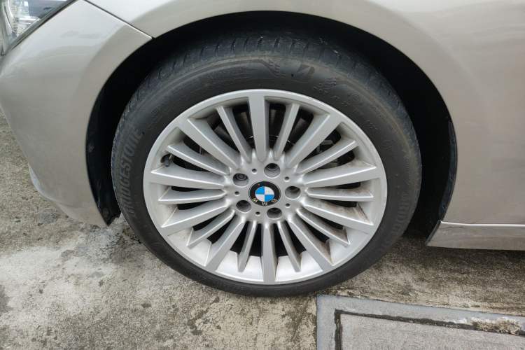 Used BMW 3 Series 2018 320Li Fashion Model Left Front Wheel Hub