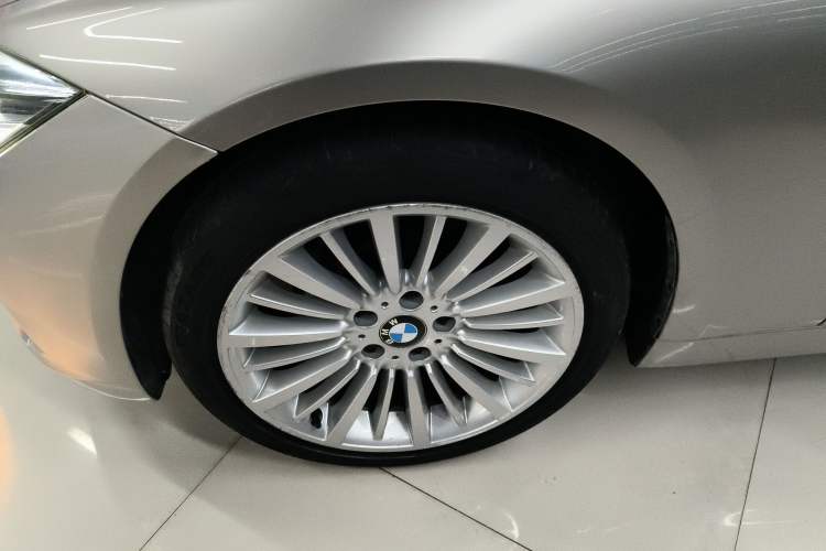 Used BMW 3 Series 2018 320Li Fashion Model Left Front Wheel Hub