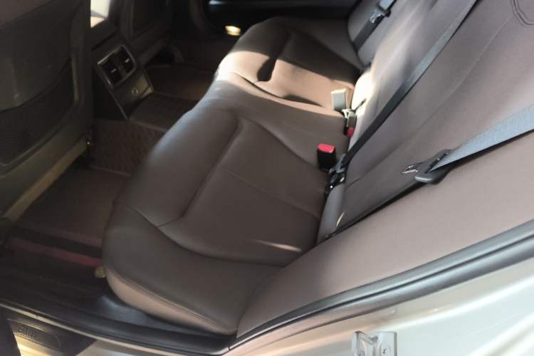 Used BMW 3 Series 2018 320Li Fashion Model Left Rear Seat