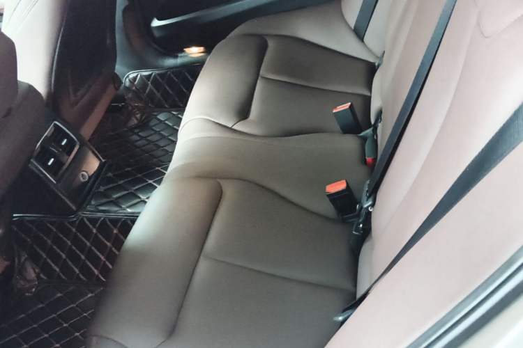 Used BMW 3 Series 2018 320Li Fashion Model Left Rear Seat