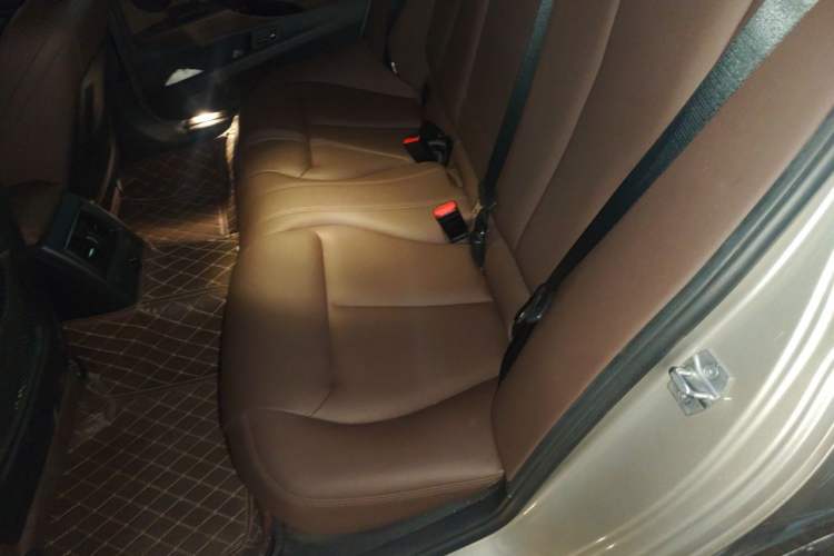 Used BMW 3 Series 2018 320Li Fashion Model Left Rear Seat
