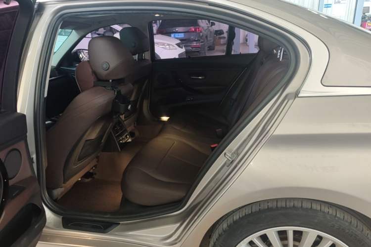 Used BMW 3 Series 2018 320Li Fashion Model Left Rear Seat