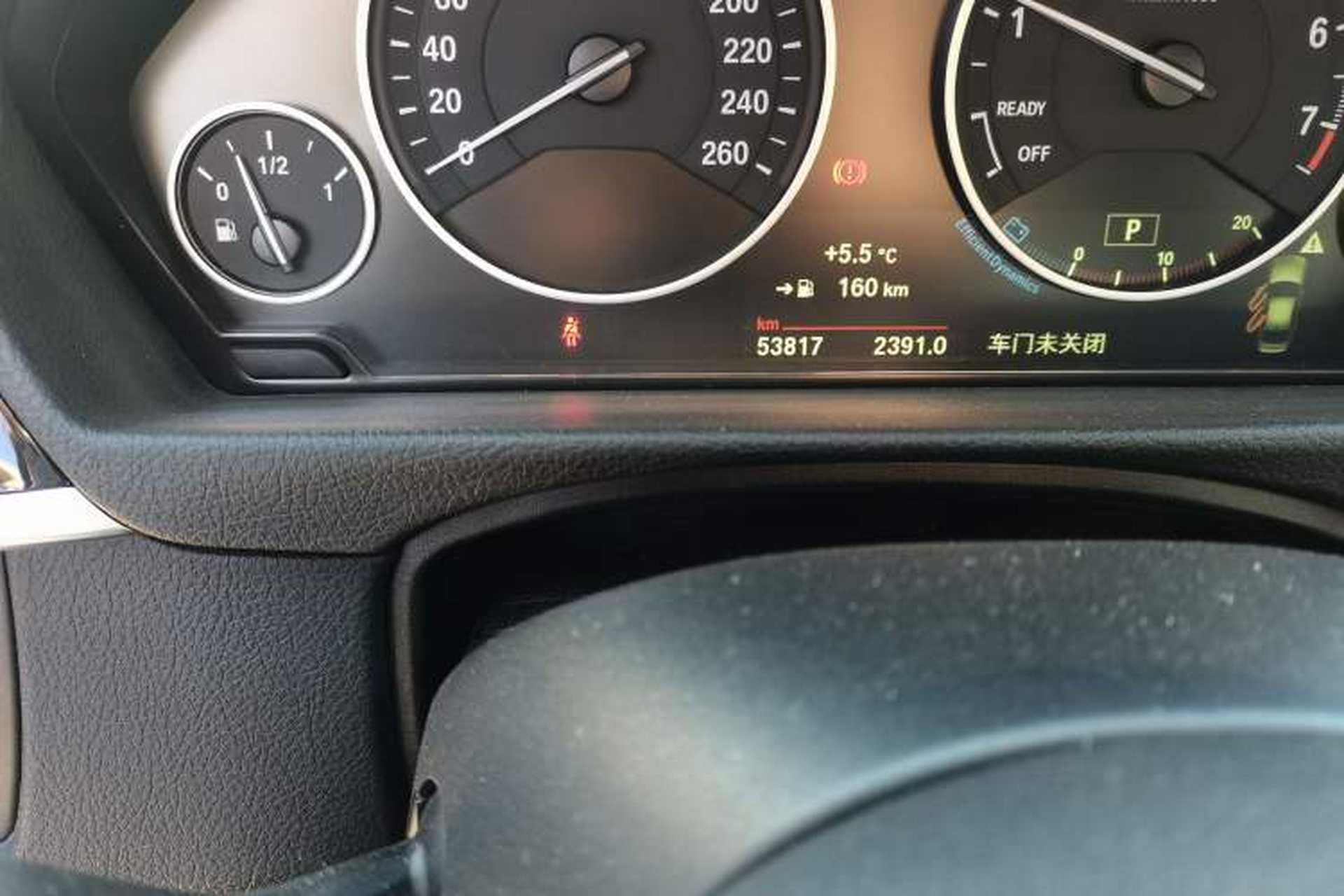 Used BMW 3 Series 2018 320Li Fashion Model Odometer Close Up