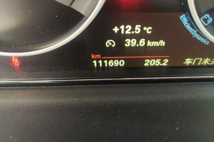 Used BMW 3 Series 2018 320Li xDrive Fashion Model Odometer Close Up