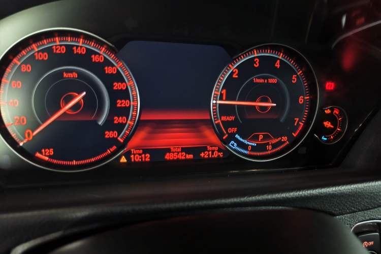 Used BMW 3 Series 2018 320Li Leading Luxury Package Odometer Close Up