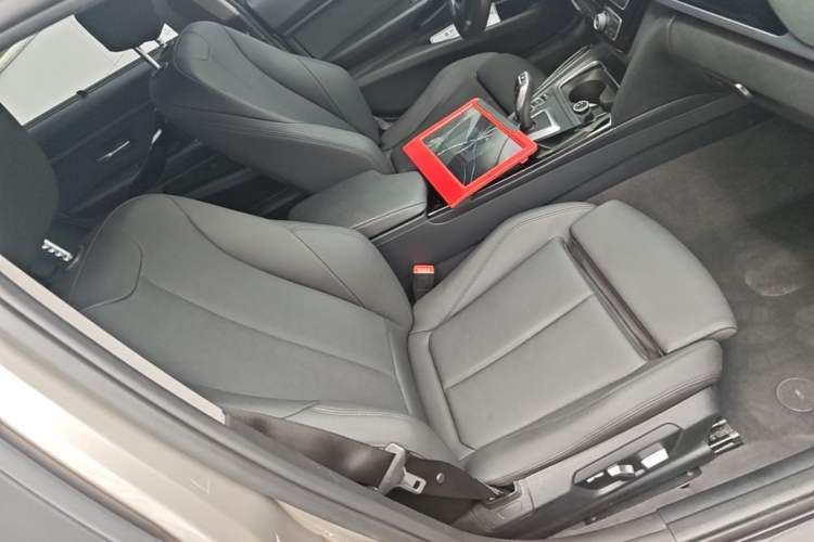 Used BMW 3 Series 2018 318Li Right Front Seat