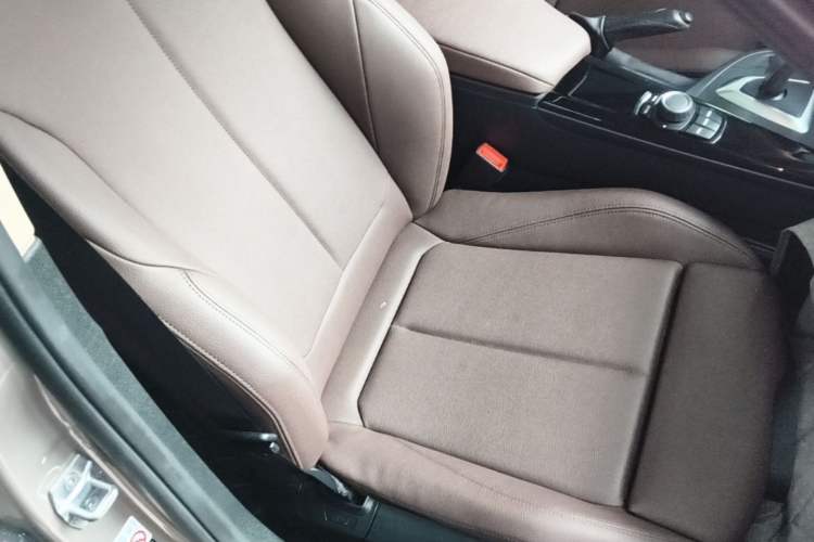 Used BMW 3 Series 2018 320Li Fashion Model Right Front Seat