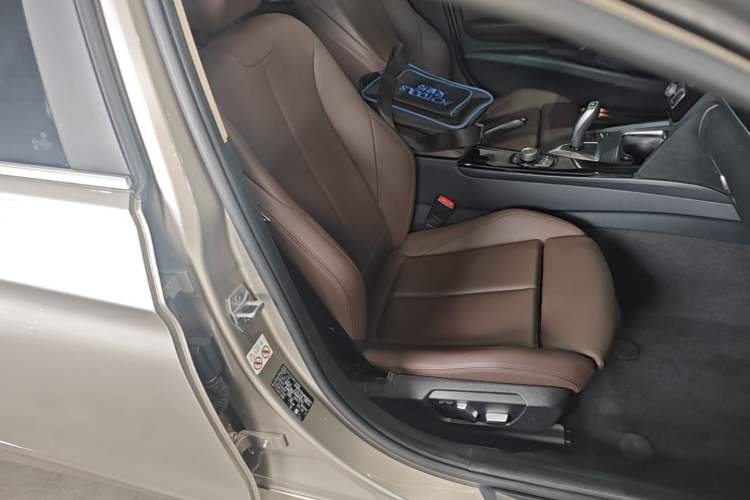 Used BMW 3 Series 2018 320Li Fashion Model Right Front Seat