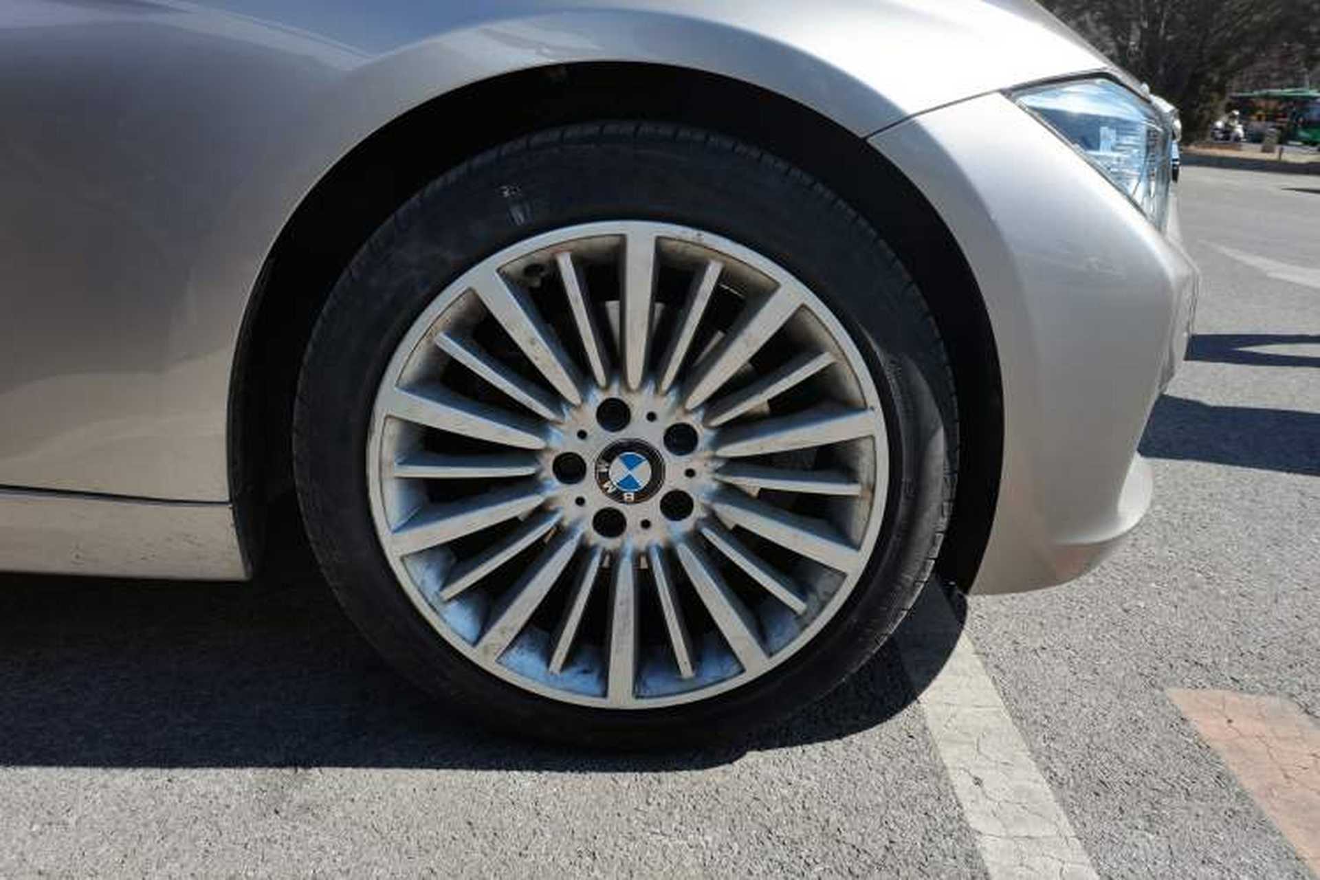 Used BMW 3 Series 2018 320Li Fashion Model Right Front Wheel Hub
