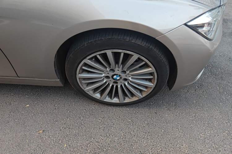 Used BMW 3 Series 2018 320Li Fashion Model Right Front Wheel Hub