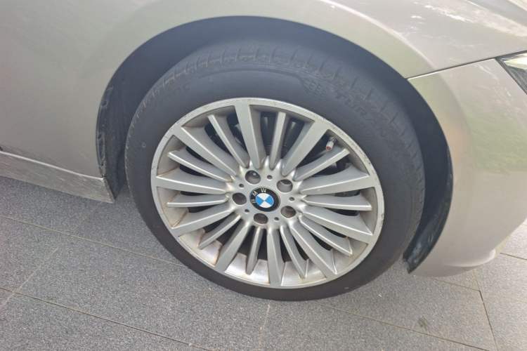Used BMW 3 Series 2018 320Li Fashion Model Right Front Wheel Hub
