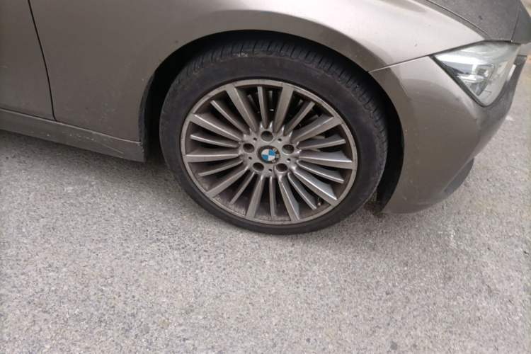 Used BMW 3 Series 2018 320Li Fashion Model Right Front Wheel Hub