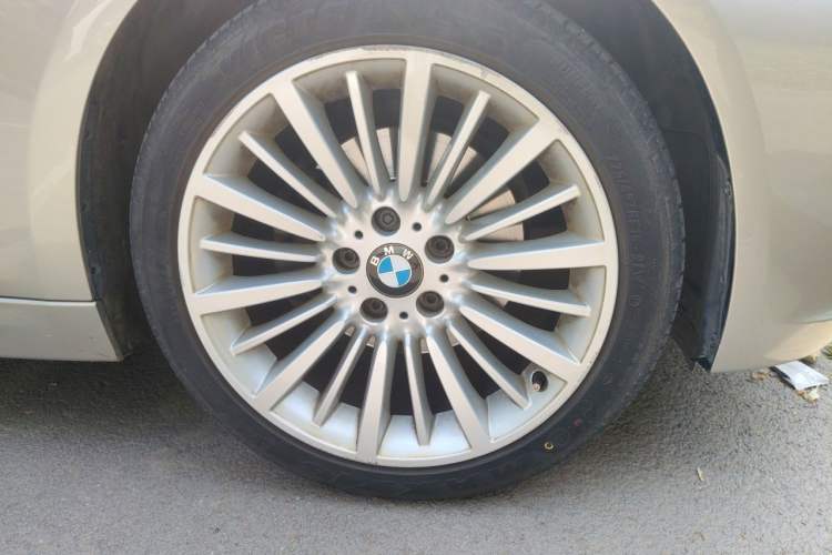 Used BMW 3 Series 2018 320Li Fashion Model Right Front Wheel Hub