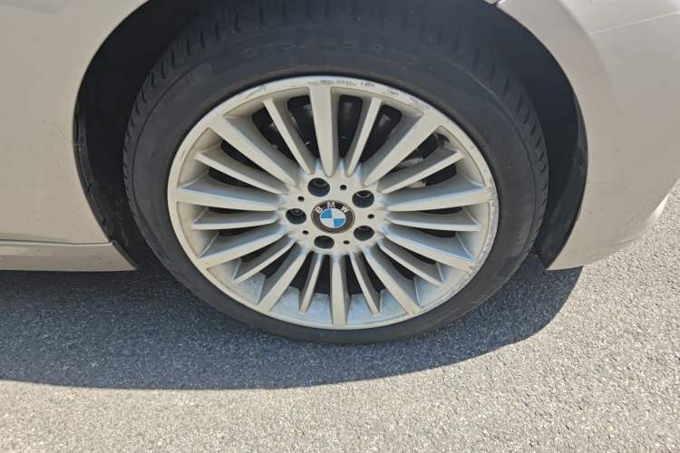 Used BMW 3 Series 2018 320Li Fashion Model Right Front Wheel Hub