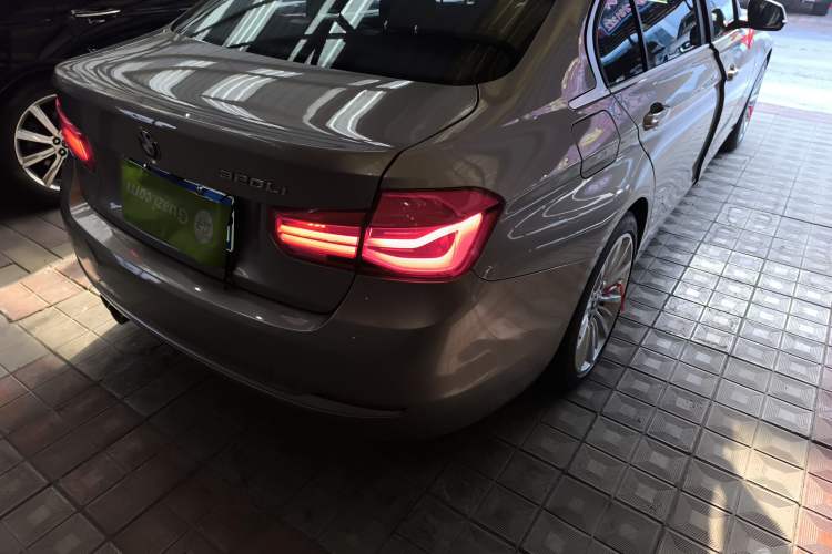 Used BMW 3 Series 2018 320Li Fashion Model Right Rear Taillight