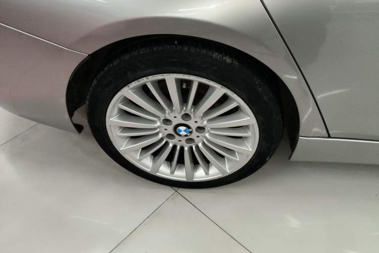 Used BMW 3 Series 2018 320Li Fashion Model Right Rear Wheel Hub