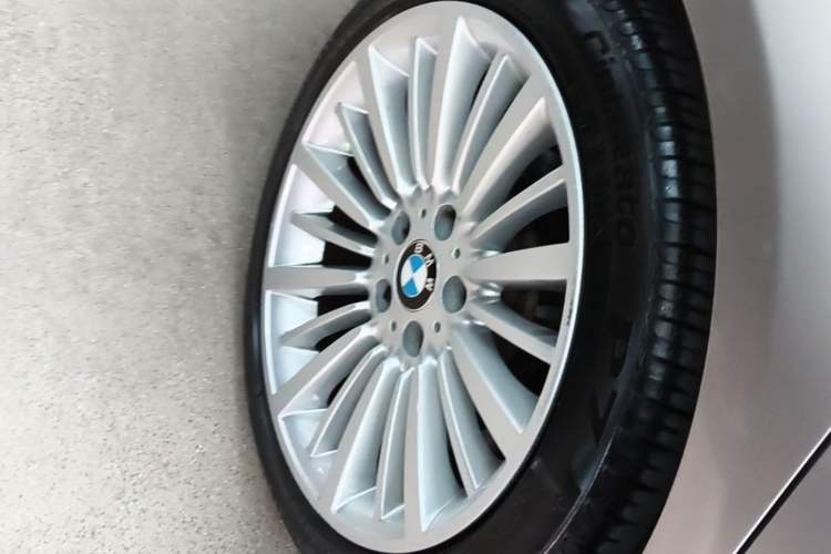Used BMW 3 Series 2018 320Li Fashion Model Right Rear Wheel Hub