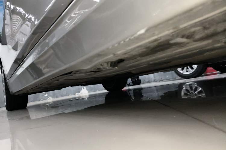 Used BMW 3 Series 2018 320Li Fashion Model Right Side Sill