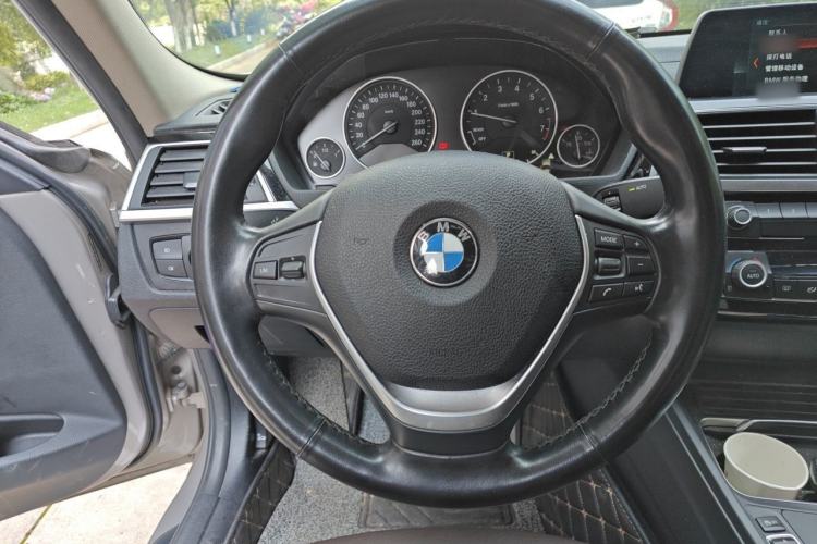 Used BMW 3 Series 2018 320Li Fashion Model Steering Wheel