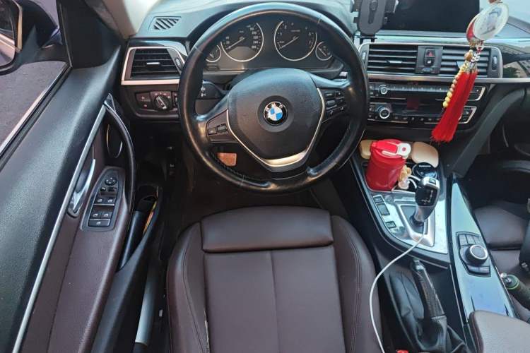 Used BMW 3 Series 2018 320Li Fashion Model Steering Wheel
