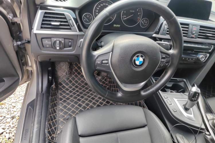 Used BMW 3 Series 2018 320Li Fashion Model Steering Wheel