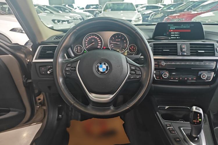 Used BMW 3 Series 2018 320Li Fashion Model Steering Wheel