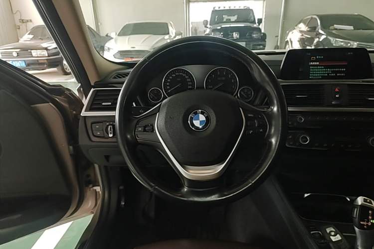 Used BMW 3 Series 2018 320Li Fashion Model Steering Wheel