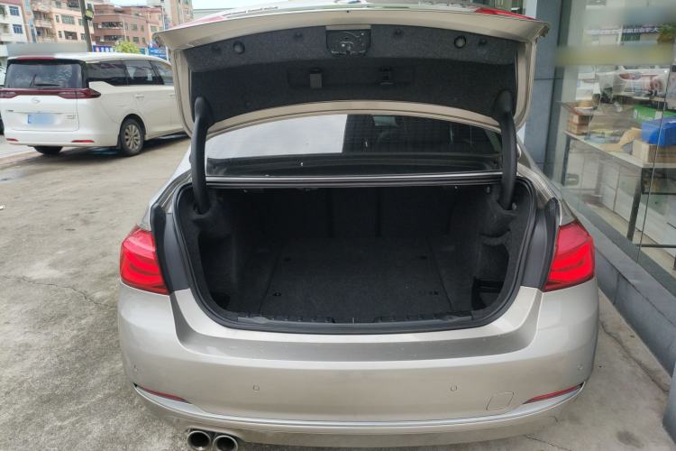 Used BMW 3 Series 2018 320Li Fashion Model Trunk
