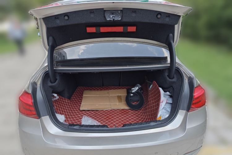 Used BMW 3 Series 2018 320Li Fashion Model Trunk