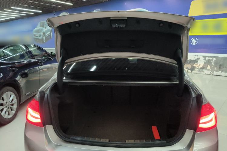 Used BMW 3 Series 2018 320Li Fashion Model Trunk