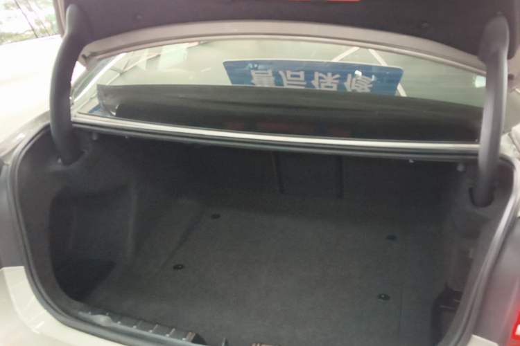 Used BMW 3 Series 2018 320Li Fashion Model Trunk