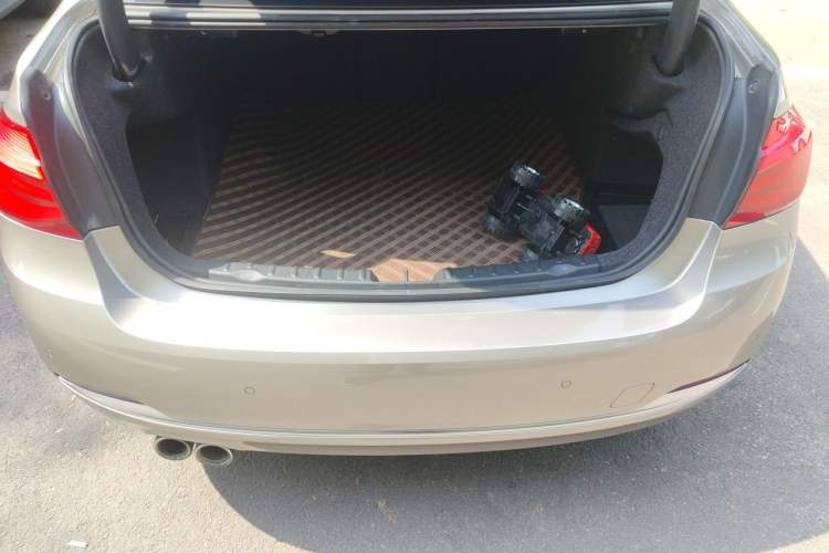 Used BMW 3 Series 2018 320Li Fashion Model Trunk