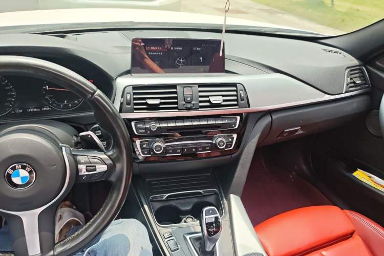 Used BMW 3 Series 2018 330i M Sport Night Edition Audio And AC Panel