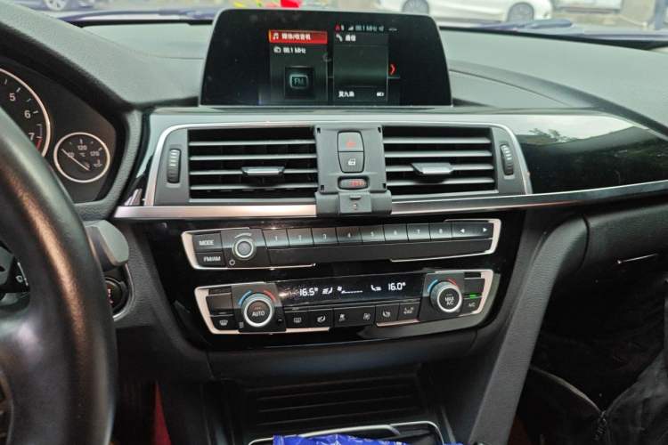 Used BMW 3 Series 2018 320Li Fashion Model Audio And AC Panel