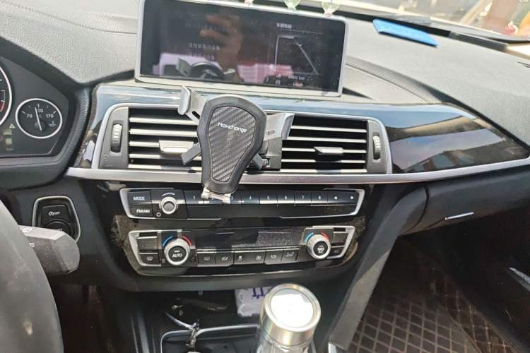 Used BMW 3 Series 2018 320Li Fashion Model Audio And AC Panel
