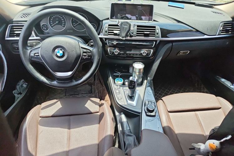 Used BMW 3 Series 2018 320Li Fashion Model Center Console